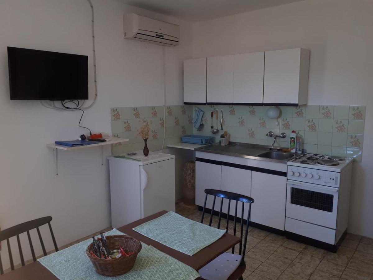 Apartments With A Parking Space Zavala, Hvar - 8912 Exterior foto